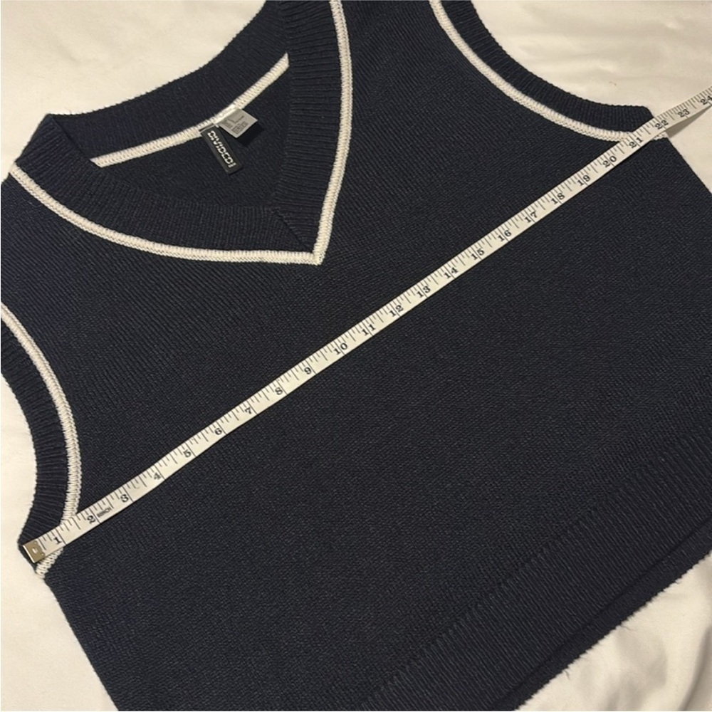 H&M Short V-neck sweater vest sleeveless sweater navy blue white contrast large - Picture 7 of 11